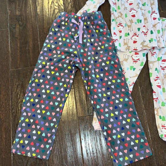 Girls XS 4/5 Christmas pajama bundle - Picture 6 of 9